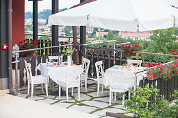 Artemide Relais