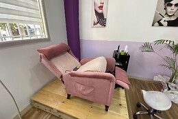 JENIFFER'S HANDS