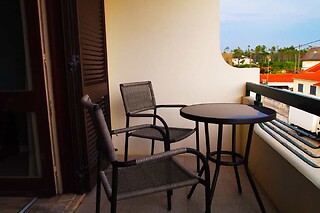 Uma noite em quarto twin com pequeno almoço para 2 em Hotel Areias Claras** (Viana do Castelo)