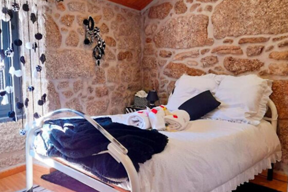 Duas noites em Casa Medieval com pequeno-almoço para 2 em O Cantinho da Ana em Sortelha (Guarda)