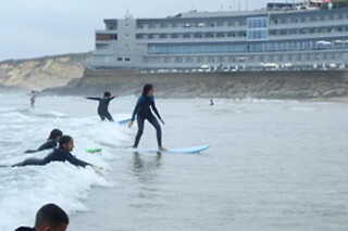 Três aulas de surf ou bodyboard para 1 by Praia Grande Surf School em Sintra (Lisboa)