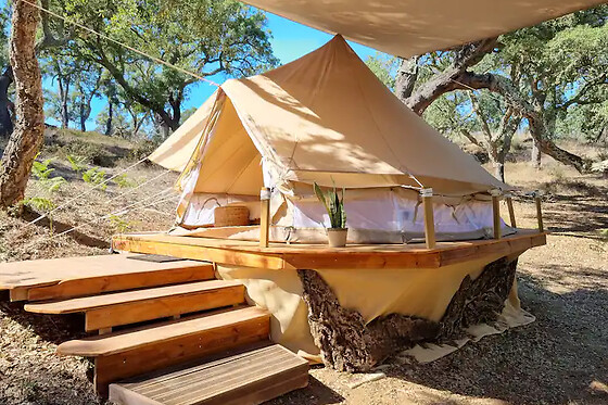 Uma noite em Tipi com pequeno-almoço para 2 em Monte Amadia em Aldeia do Cano (Setúbal)