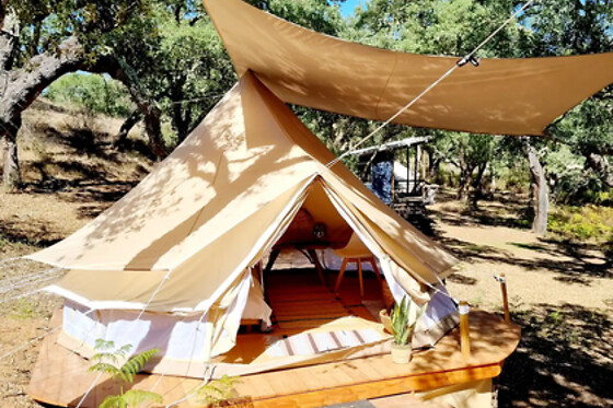 Uma noite em Tipi com pequeno-almoço para 2 em Monte Amadia em Aldeia do Cano (Setúbal)