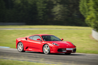 Volta ao autódromo em Ferrari F430 F1 | Ferrari Rent em Braga