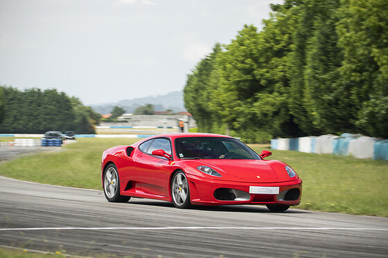 FERRARI RENT BRAGA - photo 16