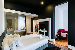 Uma noite em suite com pequeno almoço para 2 em RM Guest House - The Experience**** (Setúbal)