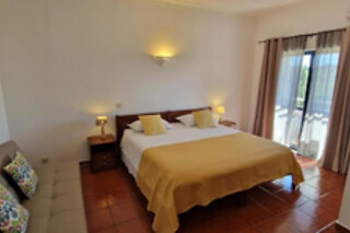 Uma Noite em Quarto Duplo/Twin para 2 | Casa Rosa Montes, Lagos (Faro)