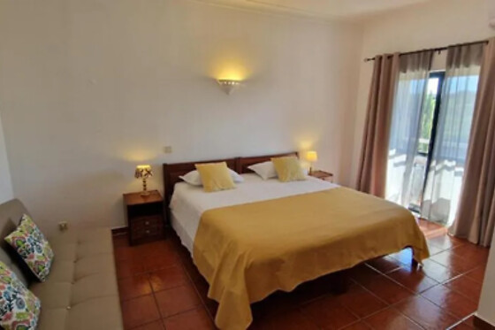 Uma Noite em Quarto Duplo/Twin para 2 | Casa Rosa Montes, Lagos (Faro)