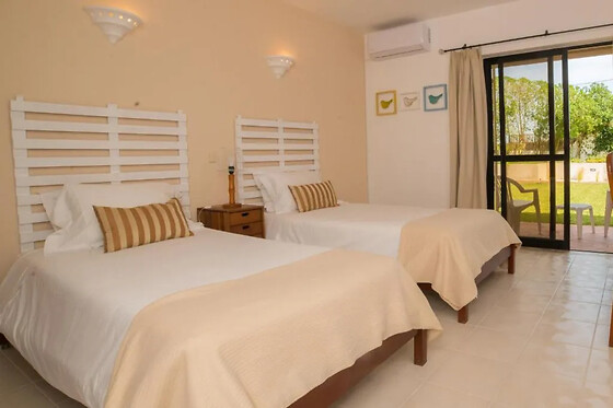 Uma Noite em Quarto Duplo/Twin para 2 | Casa Rosa Montes, Lagos (Faro)