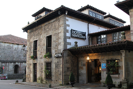 HOTEL SANTILLANA - photo 1