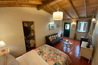 Duas Noites em Quarto Duplo com Pequeno-Almoço para 2 | Casa do Vale, São Pedro de Tomar (Santarém)