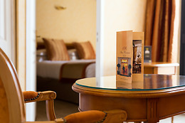 SUN RIVIERA HOTEL