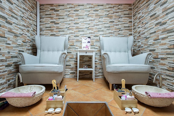 ESTRADA NAILS BEAUTY CENTER - photo 1