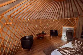 Uma noite em Yurt com pequeno almoço para 2 em Vale do Rossim Eco Resort em Gouveia (Guarda)
