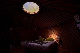 Uma noite em Yurt com pequeno almoço para 2 em Vale do Rossim Eco Resort em Gouveia (Guarda)