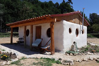 Uma noite em Eco-Villa com pequeno-almoço para 5 em Eco-Hostel Quinta das Relvas em Branca (Aveiro)