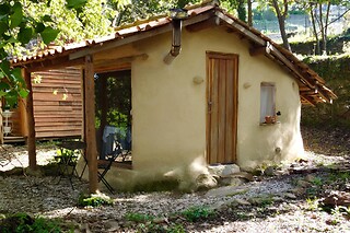 Duas noites em Eco-Villa com pequeno-almoço para 2 em Eco-Hostel Quinta das Relvas em Branca (Aveiro)