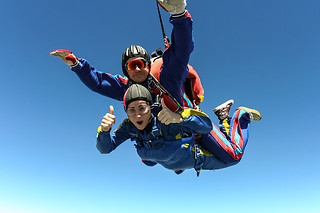 Salto Tandem 3000m em Espinho para 1 com a SkyDive Porto