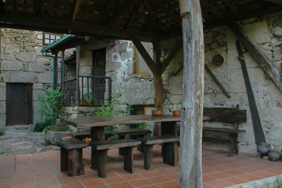 Duas noites em Casa Rústica em Granito com pequeno-almoço para 2 em Casa Campo das Bizarras*** em Castro Daire (Viseu)