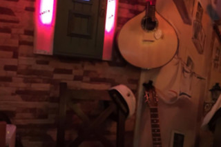 Pratos Típicos com Fado ao Vivo para 2 | Porta D'Alfama (Lisboa)