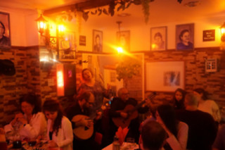 Pratos Típicos com Fado ao Vivo para 2 | Porta D'Alfama (Lisboa)