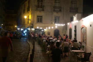 Pratos Típicos com Fado ao Vivo para 2 | Porta D'Alfama (Lisboa)