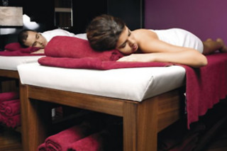 Uma massagem relaxante com óleos essenciais para 2 em Aromas do Deserto (Braga)