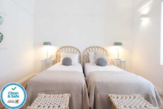 LAVRADORES BOUTIQUE GUESTHOUSE - photo 1