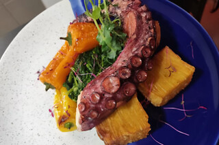 Um almoço ou jantar para 2 em Regateira Gastrobar (Porto)