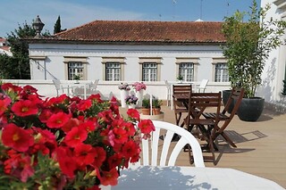Uma noite em quarto duplo deluxe para 2 em Hostel Rossio Alcobaça (Leiria)