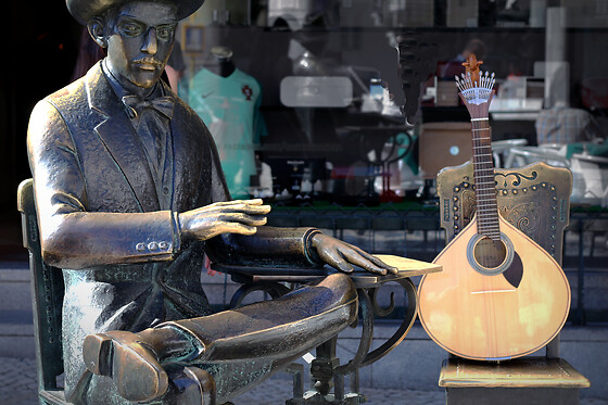 Tour com Guia +  Fado ao Vivo + Petisco Tradicional para 2 | Lisboa Antiga, Saldanha (Lisboa)