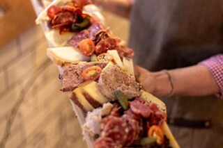 Cheque Gourmet para 2: Crie a sua própria tábua de queijos e enchidos | Le 17,45 - Bairro Alto