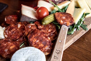 Cheque Gourmet para 2: Crie a sua própria tábua de queijos e enchidos | Le 17,45 - Bairro Alto