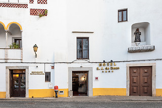 Uma noite em quarto duplo com pequeno-almoço para 2 em Hotel São João de Deus em Elvas (Portalegre)