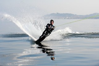 Wakeboard /ski iniciação | Barcaças Actividades Náuticas em Castelo de Bode