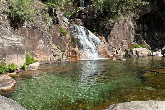 Tour de Jipe 4x4 com Guia para 1 | Lagoas e Cascatas no Parque Nacional Peneda-Gerês, 4h | Montesa (Arcos de Valdevez)