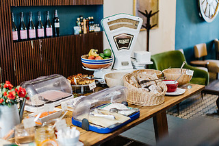 Uma noite com pequeno-almoço para 2 em Independente Principe Real (Lisboa)