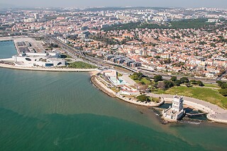 Passeio de Helicóptero por Belém para 2 com a Lisbon Helicopters