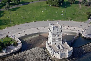 Passeio de Helicóptero por Belém para 2 com a Lisbon Helicopters