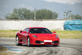 Volta ao autódromo em Ferrari F430 F1 | Ferrari Rent em Braga