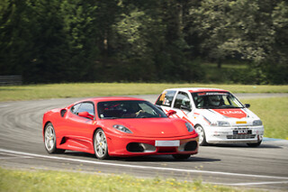Volta ao autódromo em Ferrari F430 F1 | Ferrari Rent em Braga