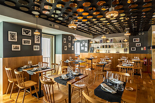 Um almoço ou jantar para 2 em Seis Wine Bar - Garrafeira & Petiscos (Lisboa)
