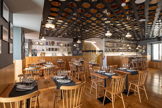Um almoço ou jantar para 2 em Seis Wine Bar - Garrafeira & Petiscos (Lisboa)