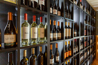 Um almoço ou jantar para 2 em Seis Wine Bar - Garrafeira & Petiscos (Lisboa)