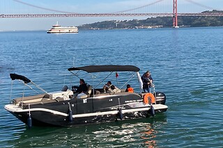 Passeio "Lisbon Champagne Tour" para 2 | Bubble Sea Events em Lisboa