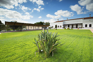 Uma noite com pequeno-almoço para 2 | Alentejo Star Hotel**** - Beja