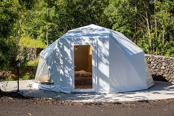 Uma noite em Dome ou Cocoon com pequeno-almoço para 2 em Quinta do Abacate Glamping Park em Angra do Heroísmo (Açores)
