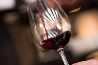 Visita guiada ao espaço Enoteca Douro com prova de vinho para 2 | Enoteca Douro - Quinta Da Avessada em Favaios