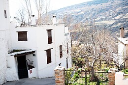 APARTAMENTOS VISTA VELETA
