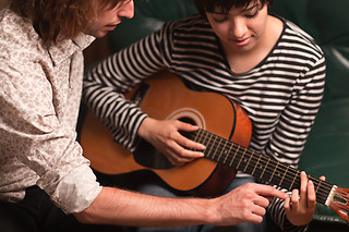 Aula de música á escolha para 2 | ACNI - Associação Cultural Novas Ideias em Sétúbal